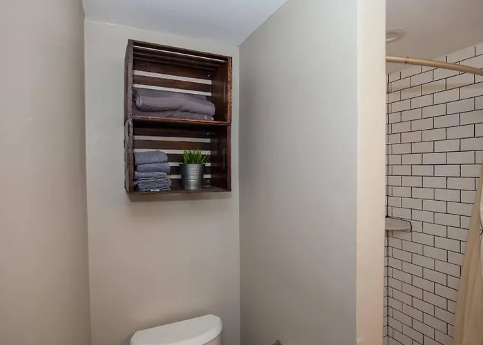 Holiday home Light And Bright Renovated In The