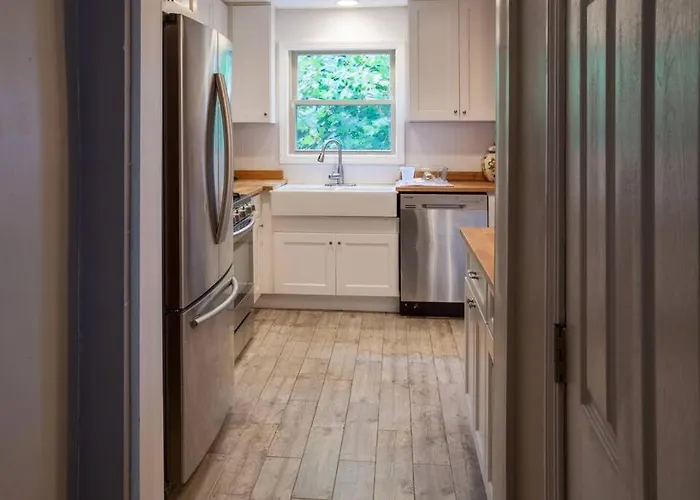Light And Bright Renovated In The Holiday home