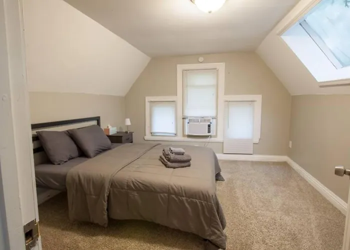 Holiday home Light And Bright Renovated In The *